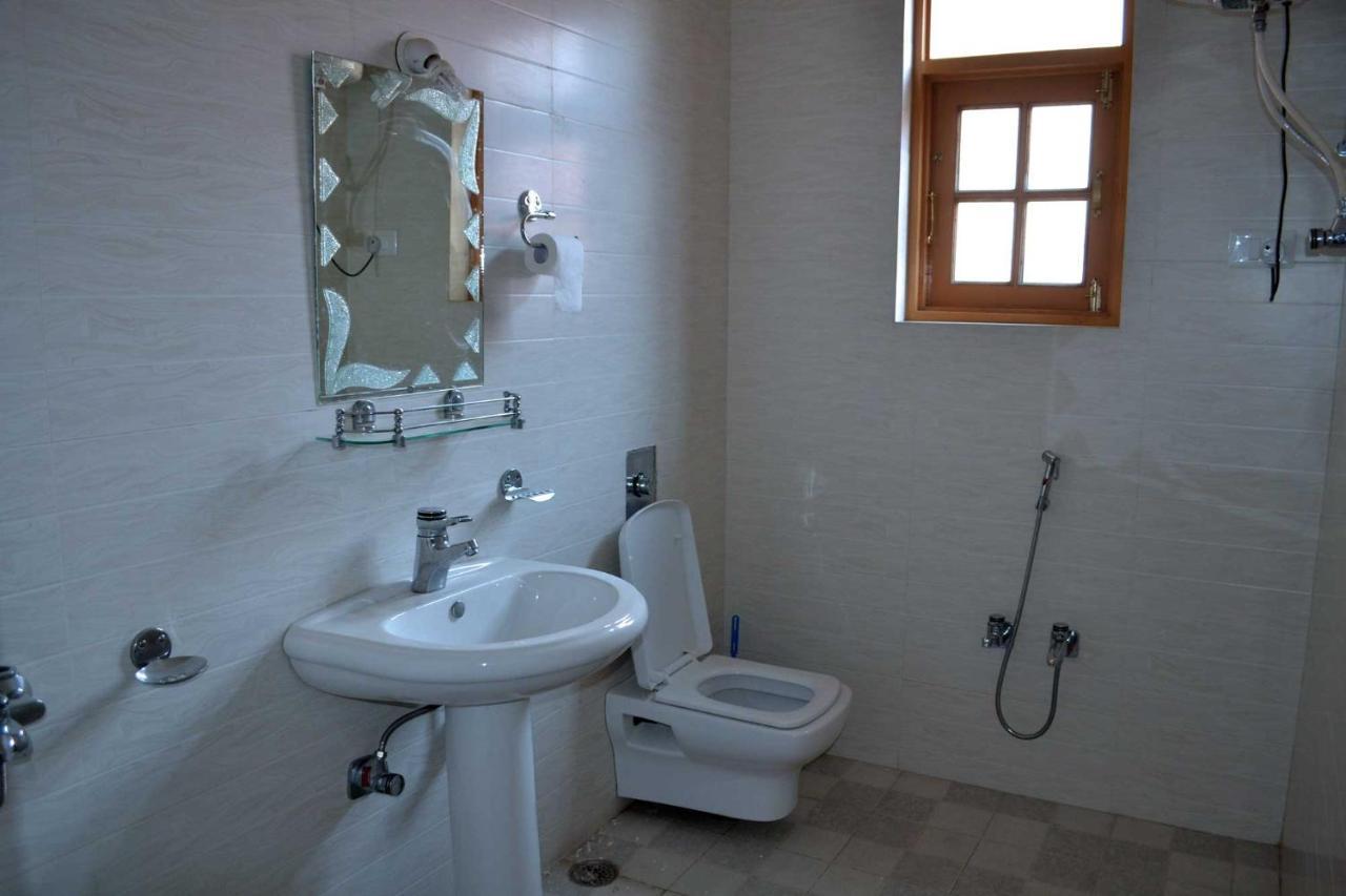 Hotel Al Azrah Srīnagar المظهر الخارجي الصورة