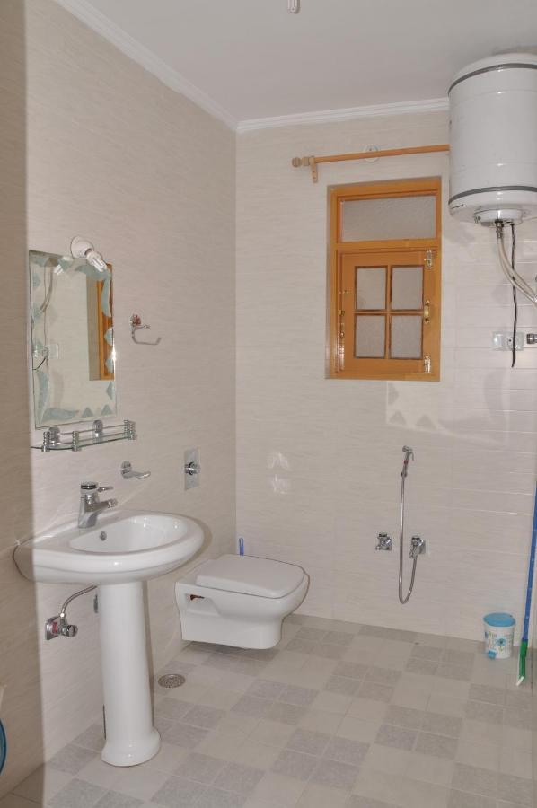 Hotel Al Azrah Srīnagar المظهر الخارجي الصورة
